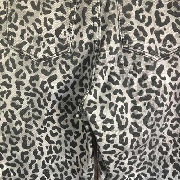 William Rast Grey Leopard High Rise Ankle Jeans - Picture 5 of 10